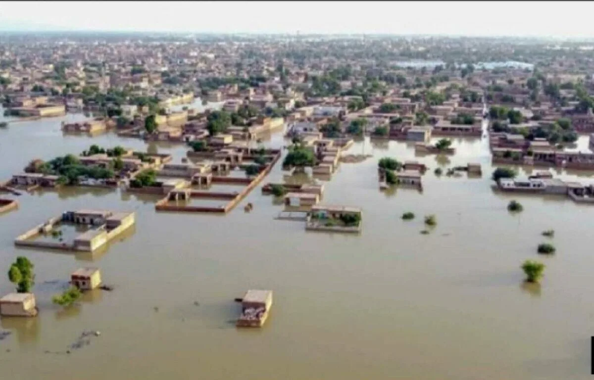 الجوع يهدد باكستان بسبب الفيضانات