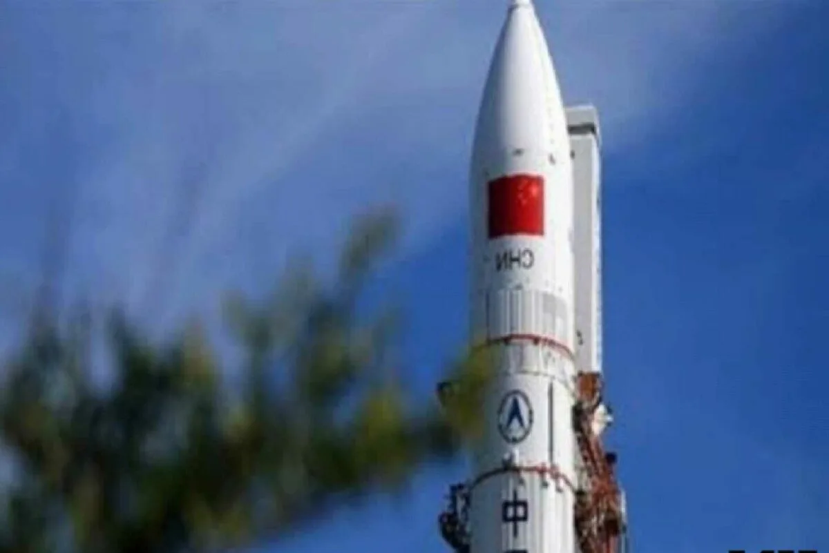 الصين واطلاقها لثلاثة أقمار صناعية في الفضاء