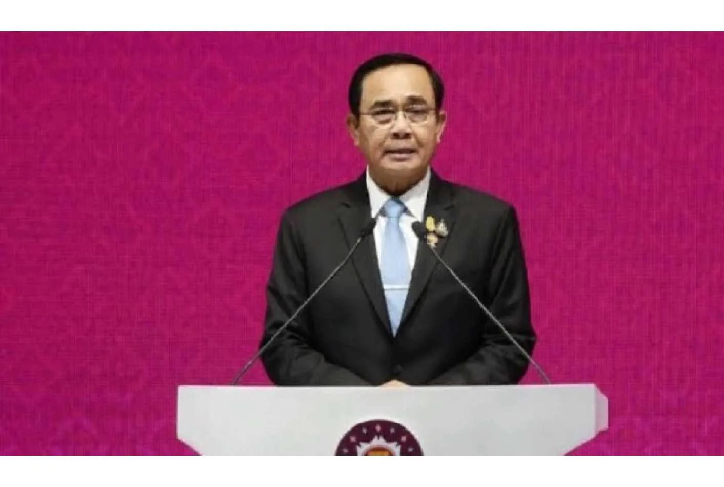 رئيس الوزراء في تايلاند يعزي أسر ضحايا حادث إطلاق النار على الأطفال