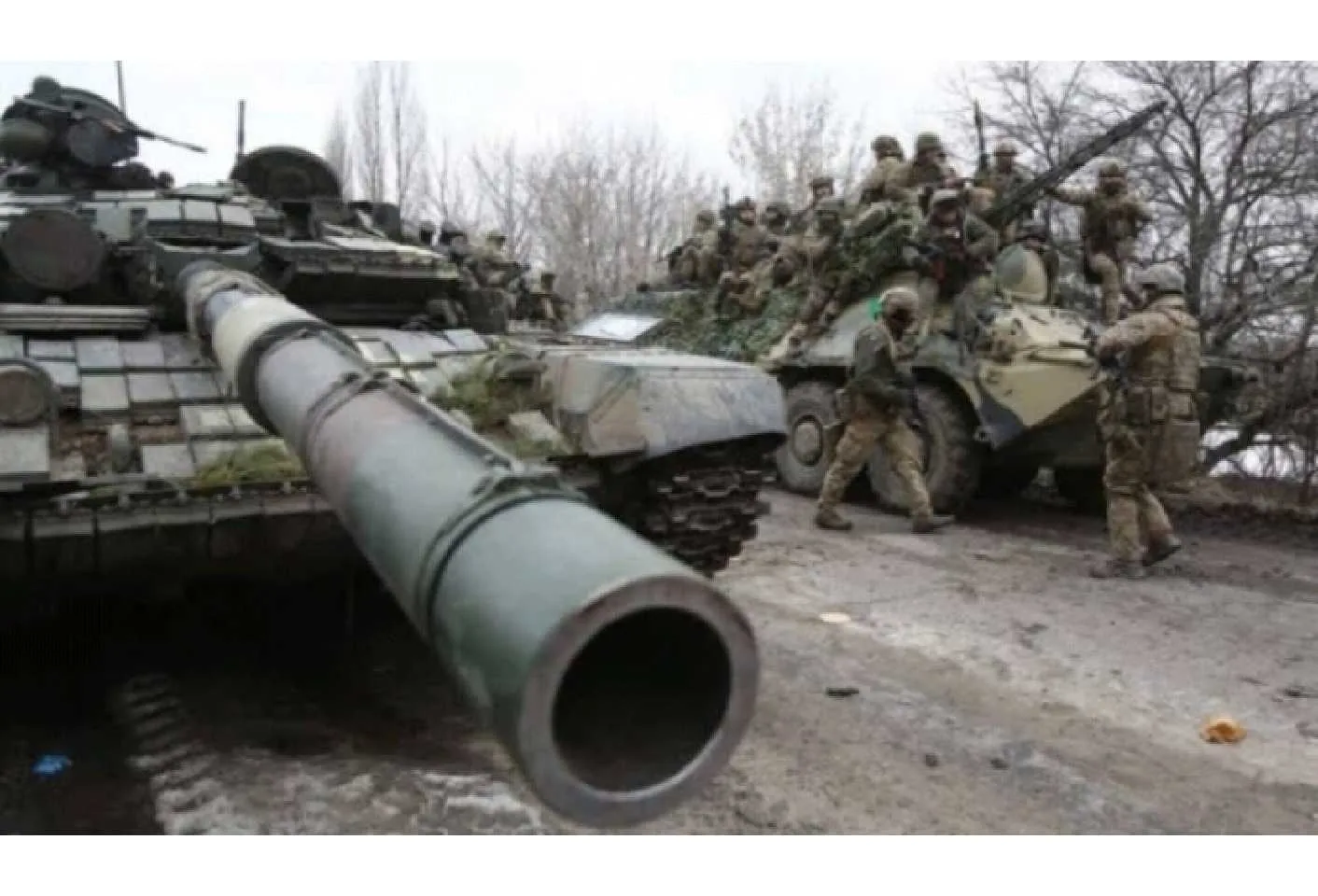 أوكرانيا وتدمير دبابات ومدافع هاوتزر جنوب البلاد