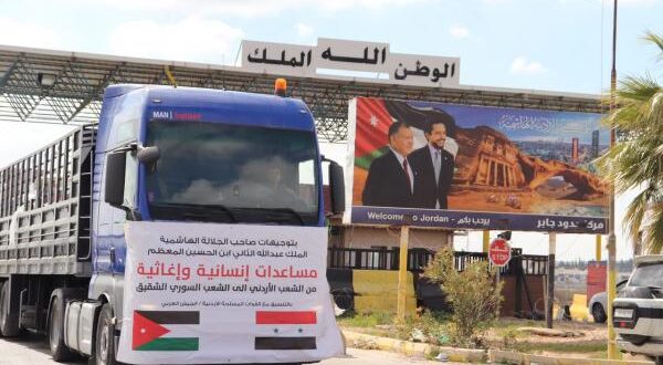 7 شاحنات لسوريا